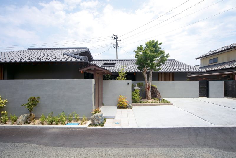 現代の数寄屋　建築作品集 現代の数寄屋』文：伊藤ていじ 写真：二川幸夫: 本と建築の間で